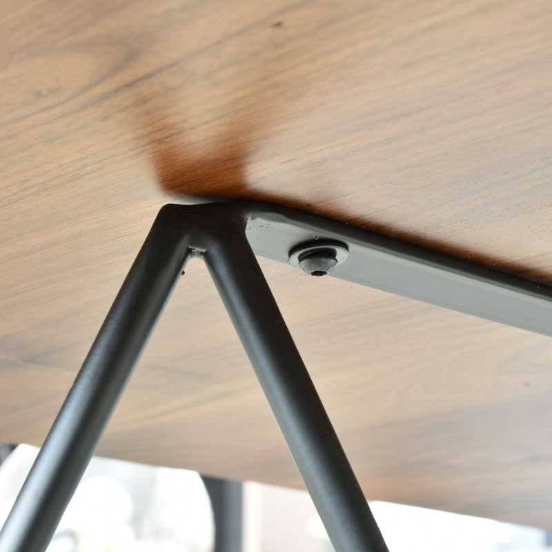 ウォールナット無垢×スチール脚のインダストリアルダイニングテーブル｜幾何学デザインが映える上質な空間へ｜幅160cm