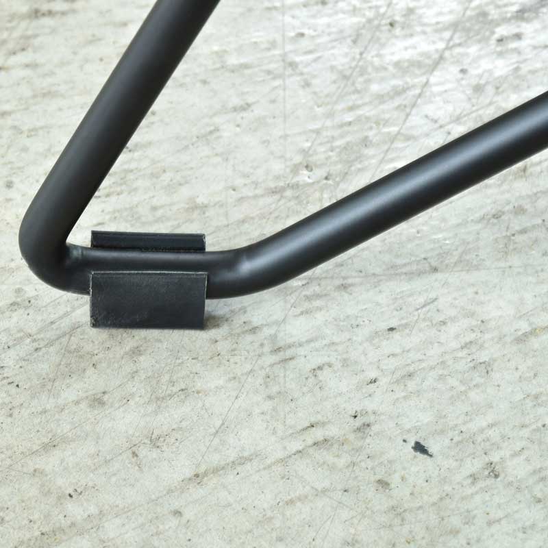 ウォールナット無垢×スチール脚のインダストリアルダイニングテーブル｜幾何学デザインが映える上質な空間へ｜幅160cm