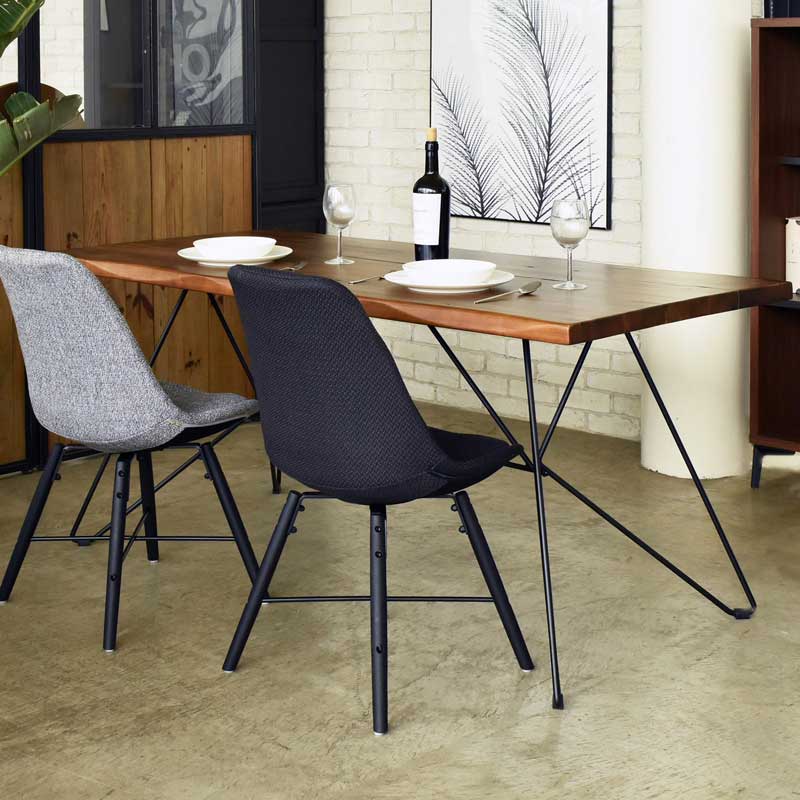 ウォールナット無垢×スチール脚のインダストリアルダイニングテーブル｜幾何学デザインが映える上質な空間へ｜幅160cm