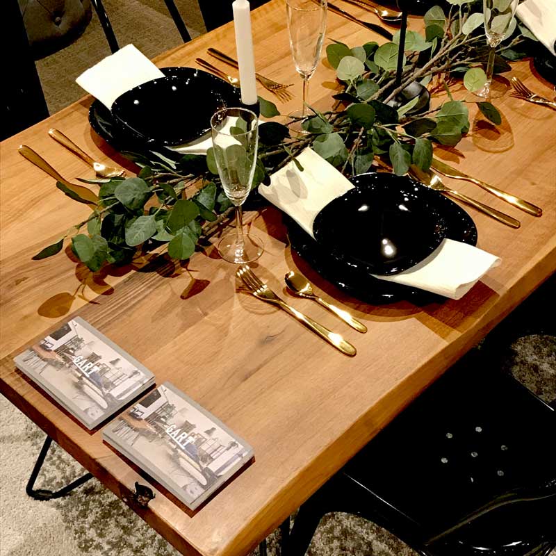 ウォールナット無垢×スチール脚のインダストリアルダイニングテーブル｜幾何学デザインが映える上質な空間へ｜幅160cm