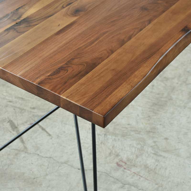 ウォールナット無垢×スチール脚のインダストリアルダイニングテーブル｜幾何学デザインが映える上質な空間へ｜幅160cm