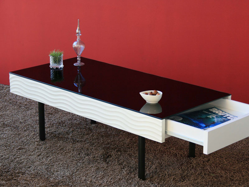 ホワイトとブラックのコントラストが美しいリビングテーブル｜SU