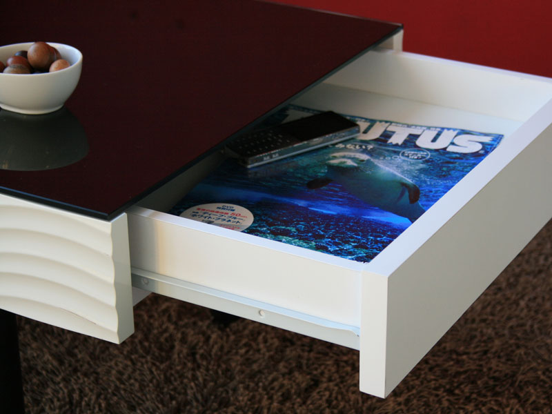 ホワイトとブラックのコントラストが美しいリビングテーブル｜SU