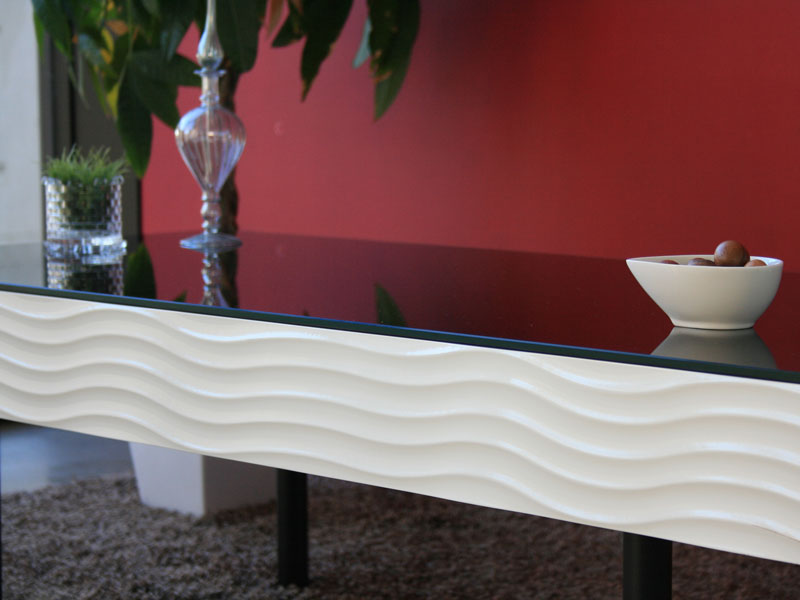 ホワイトとブラックのコントラストが美しいリビングテーブル｜SU