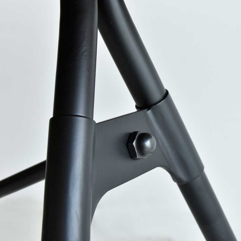 無垢材×スチール脚のナチュラルモダンダイニングテーブル|軽やかで上質な空間を演出|幅150cm