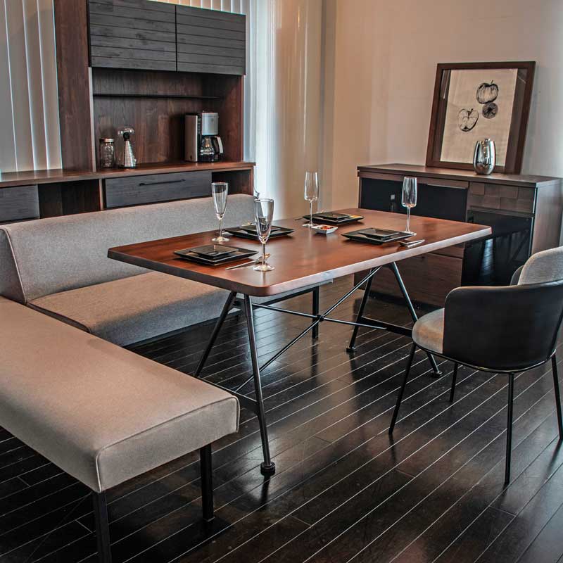 無垢材×スチール脚のナチュラルモダンダイニングテーブル|軽やかで上質な空間を演出|幅150cm