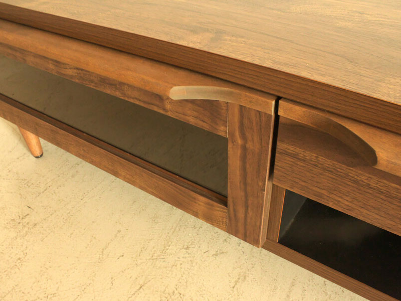 木のあたたかさを感じられるTVボード | オイル仕上げ