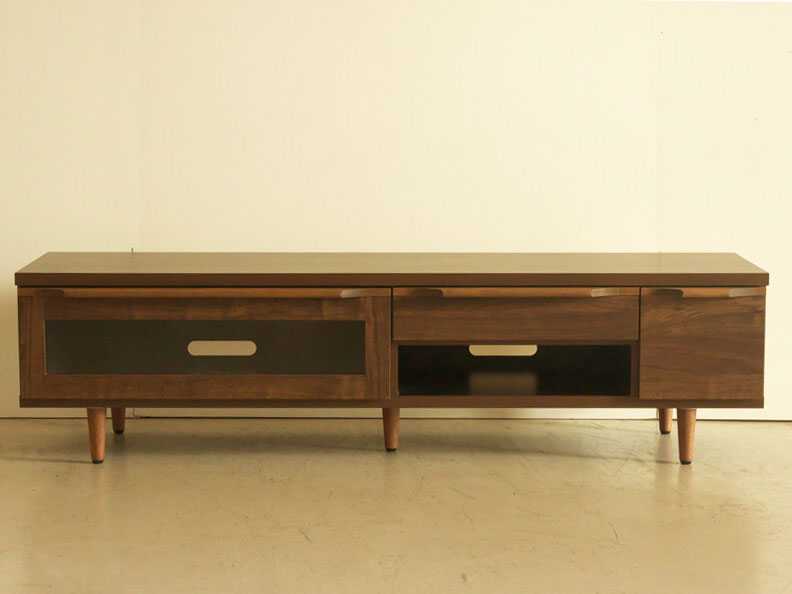 木のあたたかさを感じられるTVボード | オイル仕上げ