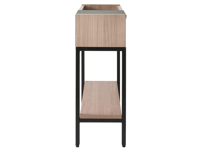 サイドテーブルにもなるプランターテーブル