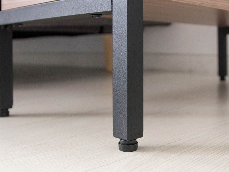 サイドテーブルにもなるプランターテーブル