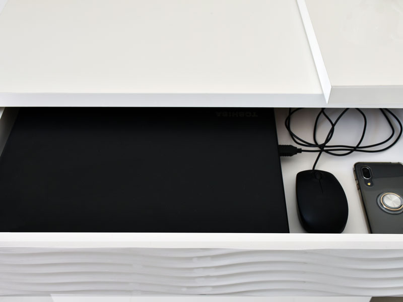 波状デザインがポイントのキッチンデスク｜SU