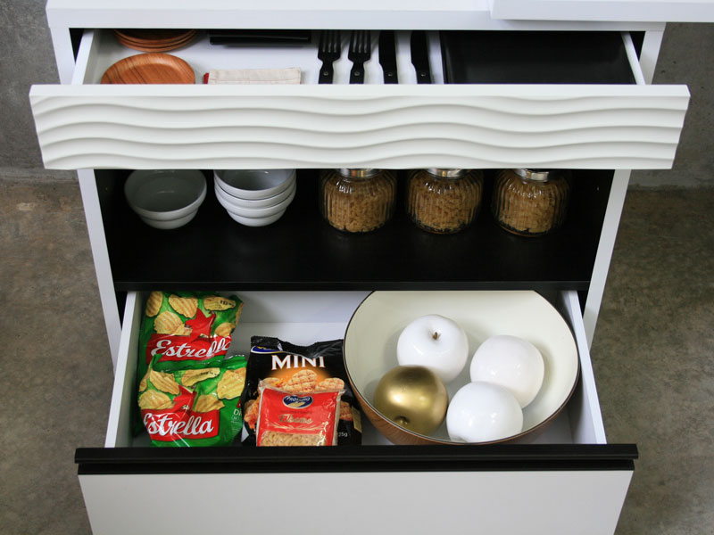 波状デザインがポイントのキッチンデスク｜SU