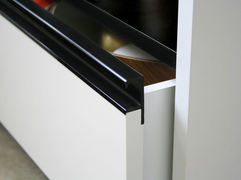 波状デザインがポイントのキッチンデスク｜SU