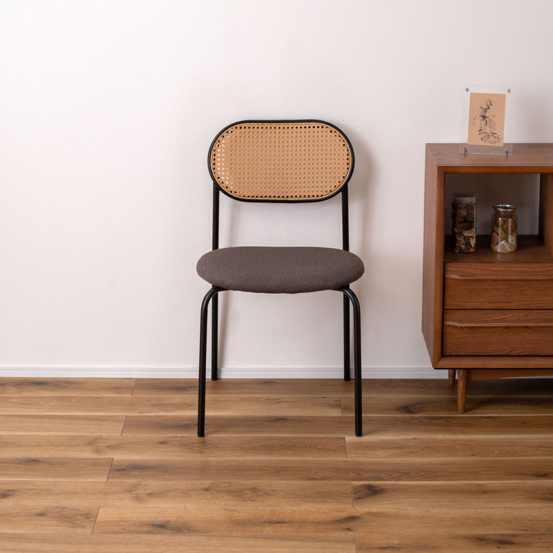 ラタン調×ファブリックの異素材チェア｜北欧風スタイリッシュダイニングチェア
