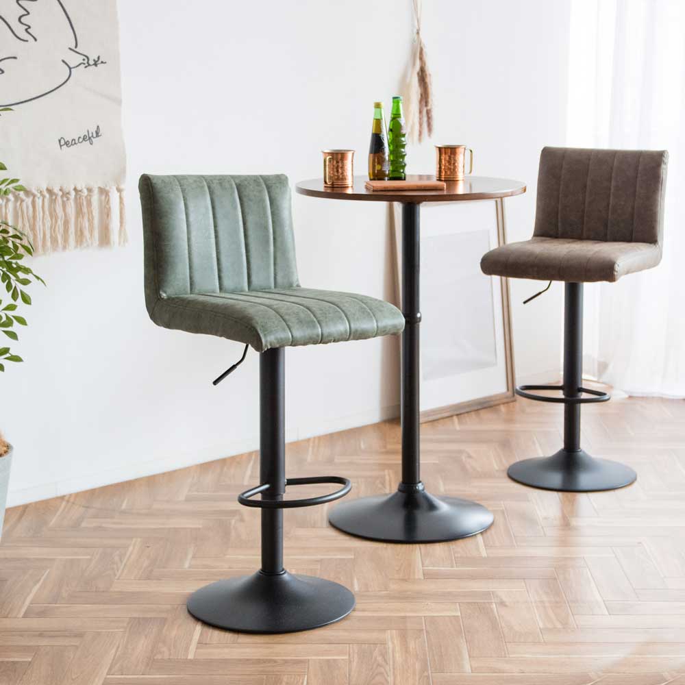 レザー張地のバーチェア｜ミッドセンチュリーな雰囲気