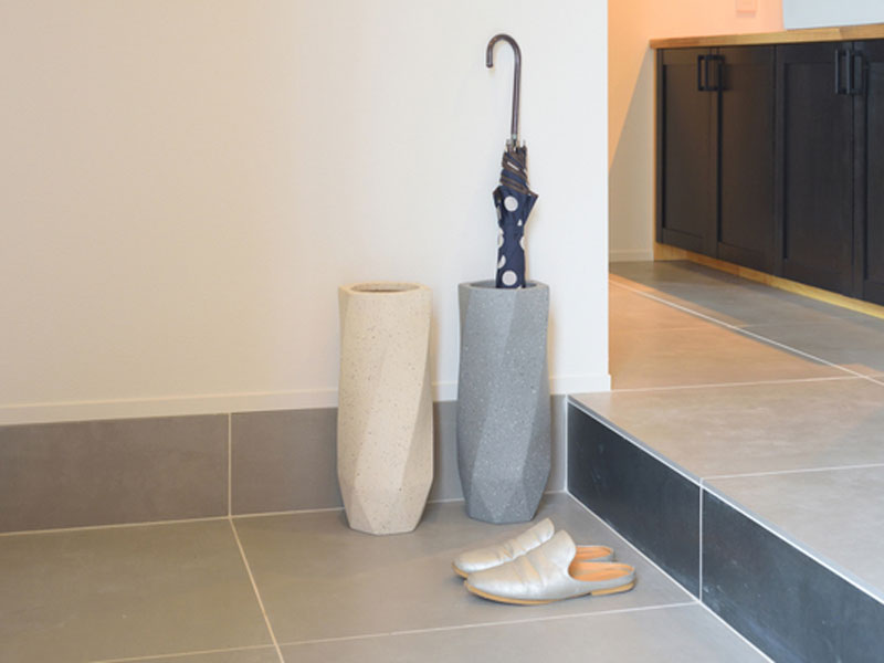 小さい目サイズの傘立て｜北欧モダン