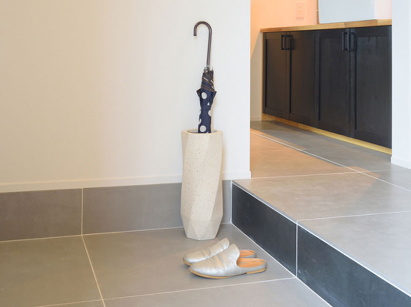 小さい目サイズの傘立て｜北欧モダン