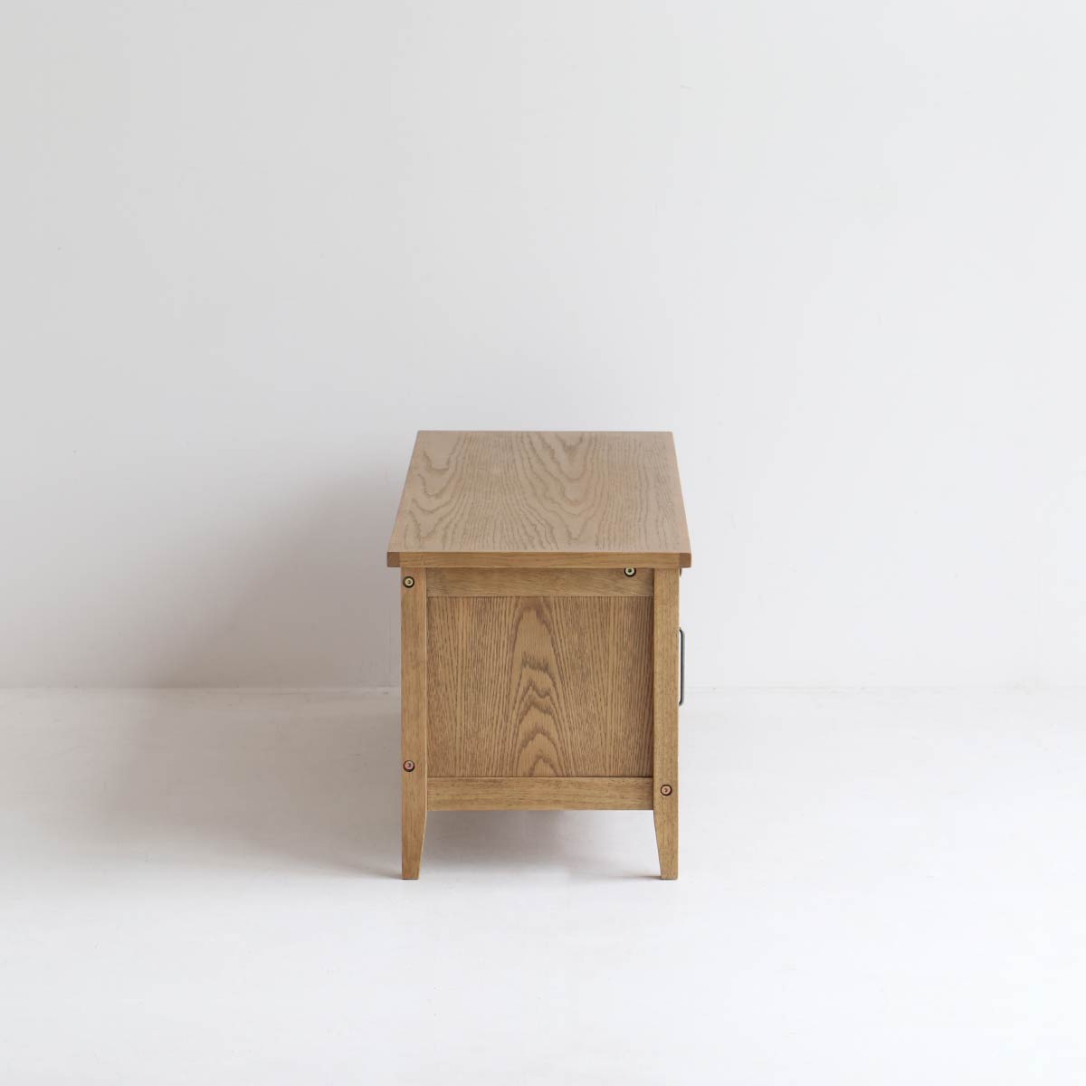 暮らしに天然木の素材感を取り入れたTVボード | コンパクト