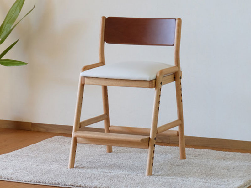ツートンカラーのキッズチェア|無垢材|高さ調節可能