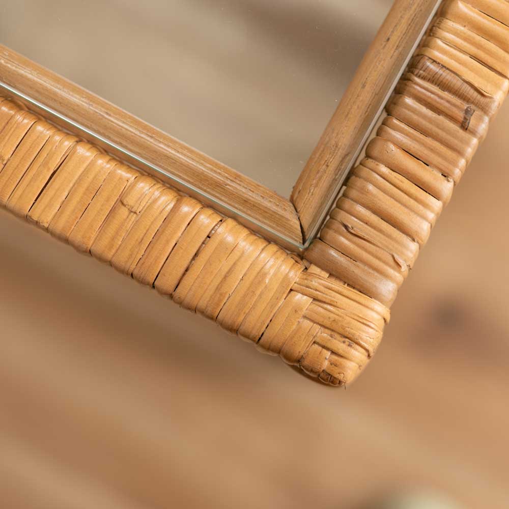 天然ラタン×ガラスのシェルフ|ナチュラル&モダンな収納アイテム