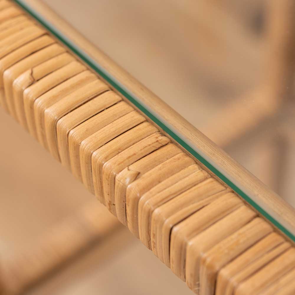 天然ラタン×ガラスのシェルフ|ナチュラル&モダンな収納アイテム