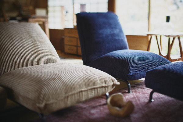 コーデュロイ生地のリラックスラウンジチェア | laxe | インテリア