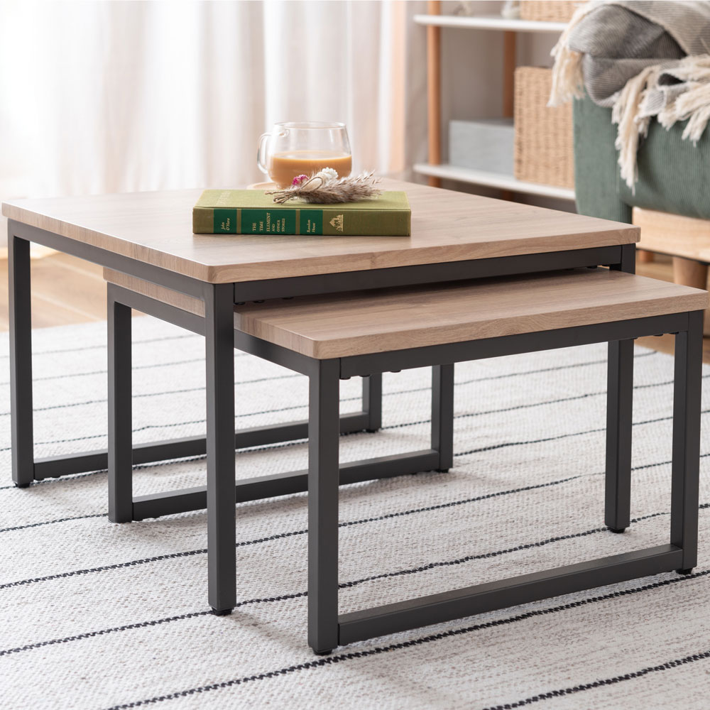 ネストテーブル|自由なレイアウトで使えるおしゃれなリビングテーブル