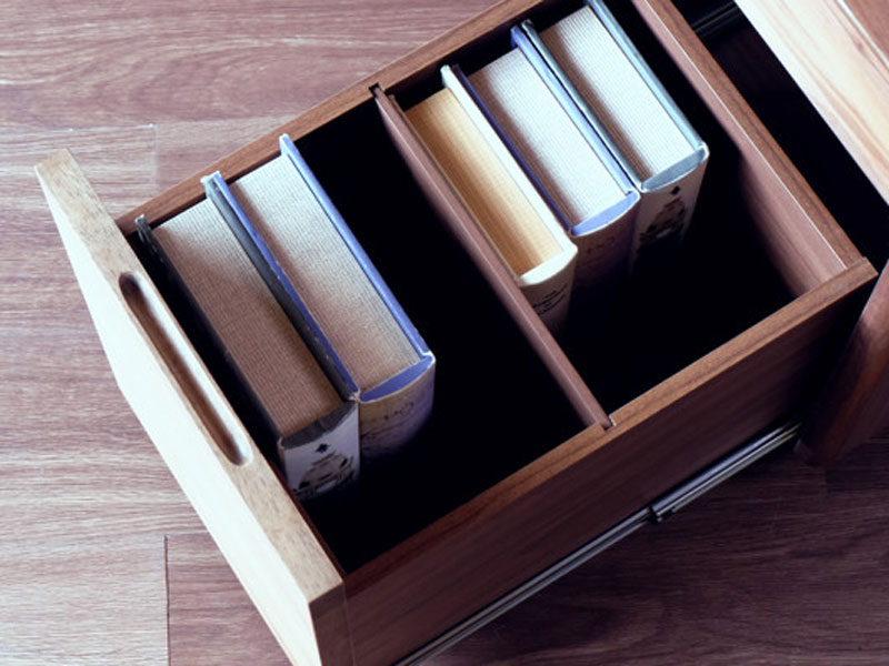 ウォルナット材のキャスター付きワゴン｜幅35cm