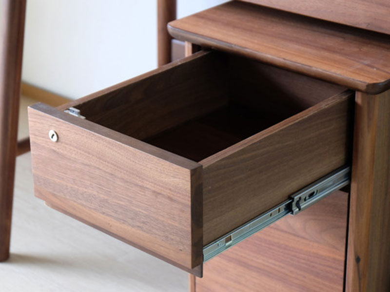 ウォルナット材のキャスター付きワゴン｜幅35cm