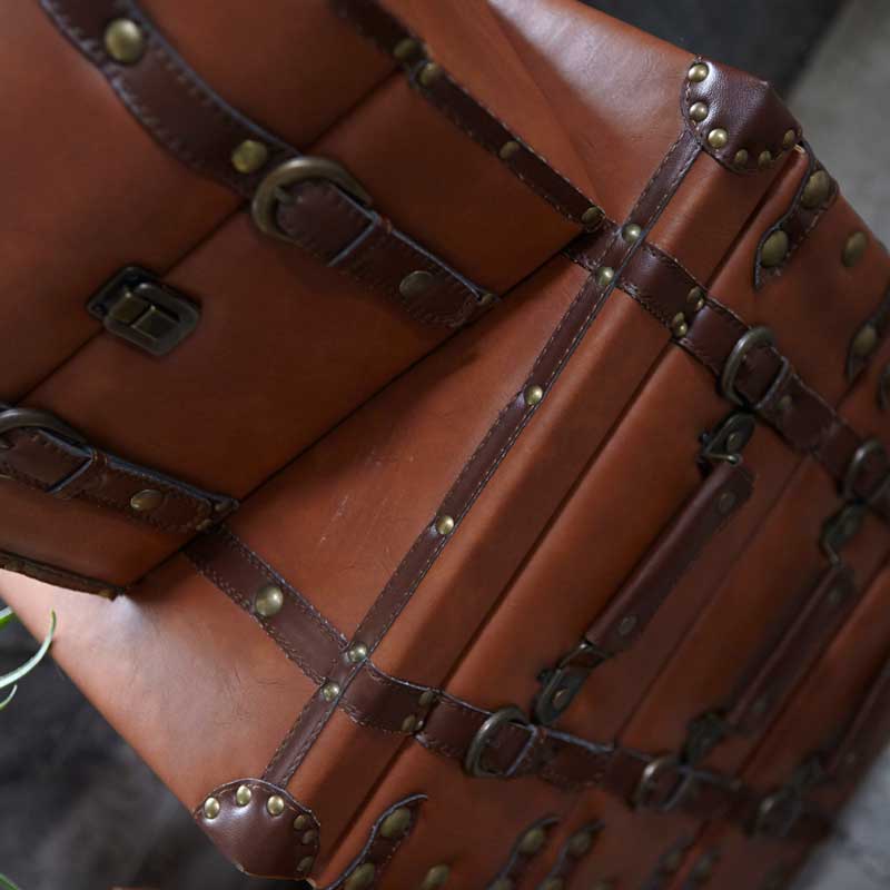 トランク風3段チェスト｜ヴィンテージ映えるレザー調収納