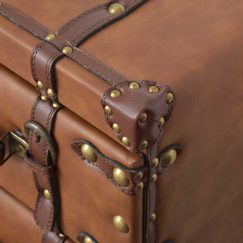 トランク風3段チェスト｜ヴィンテージ映えるレザー調収納