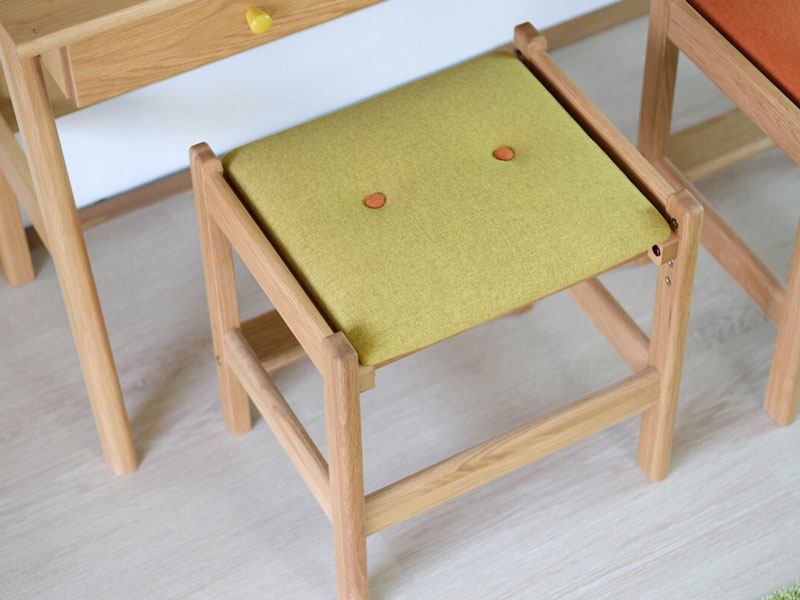 学習机と合わせて使えるキッズ用スツール｜北欧ナチュラル