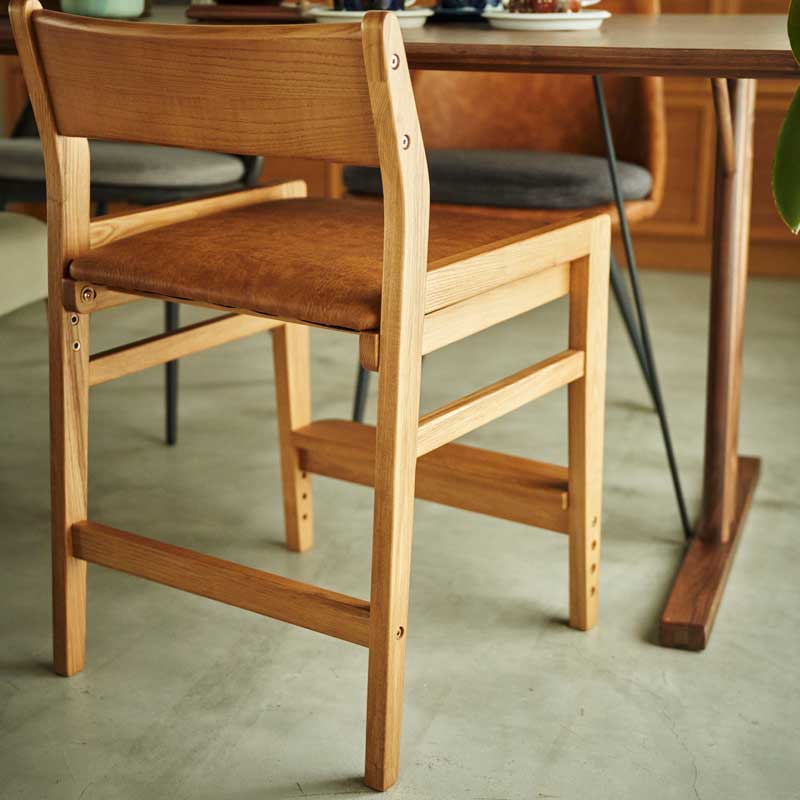 北欧風天然木の高さ調整付きキッズチェア｜4段階調節・ダイニング用