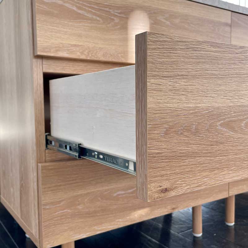 ナチュラルオークのおしゃれなチェスト｜幅120cm｜柔らかな木目の北欧モダンな収納