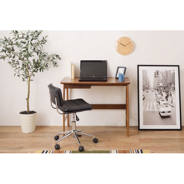 ウォールナット突板を使用した落ち着いた風合いのデスク | インテリア