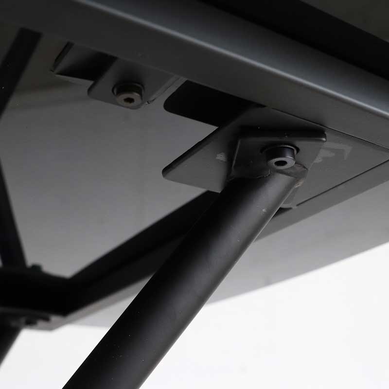 セラミック天板×スチール脚｜上質を纏うモダンなダイニングテーブル