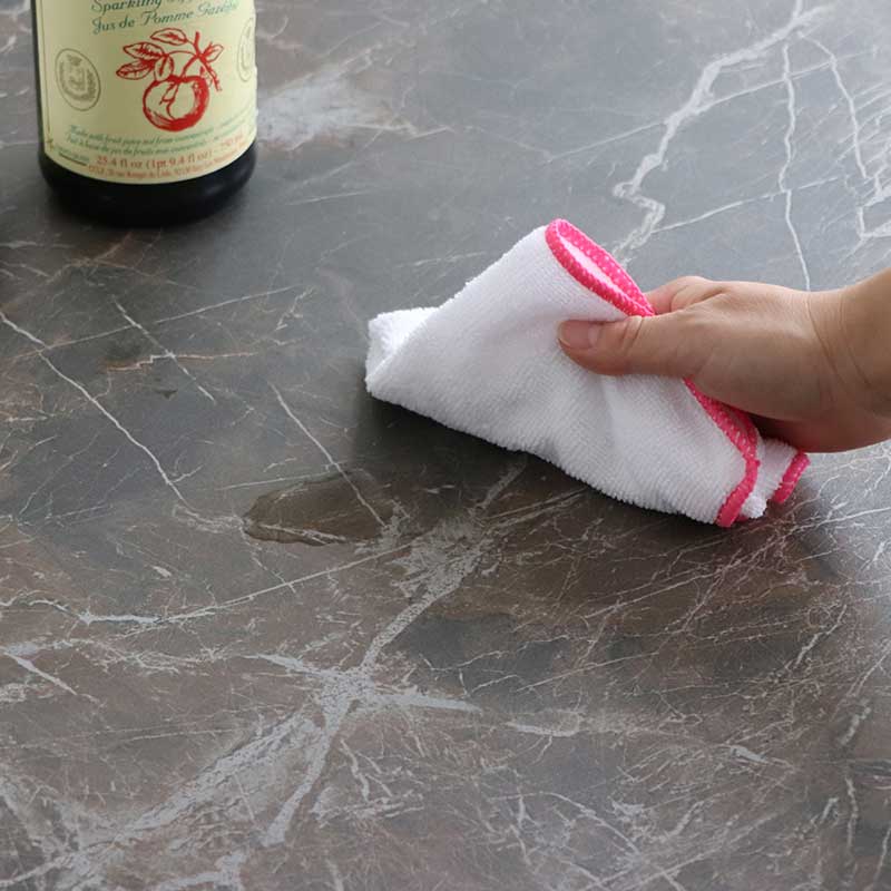 セラミック天板×スチール脚｜上質を纏うモダンなダイニングテーブル