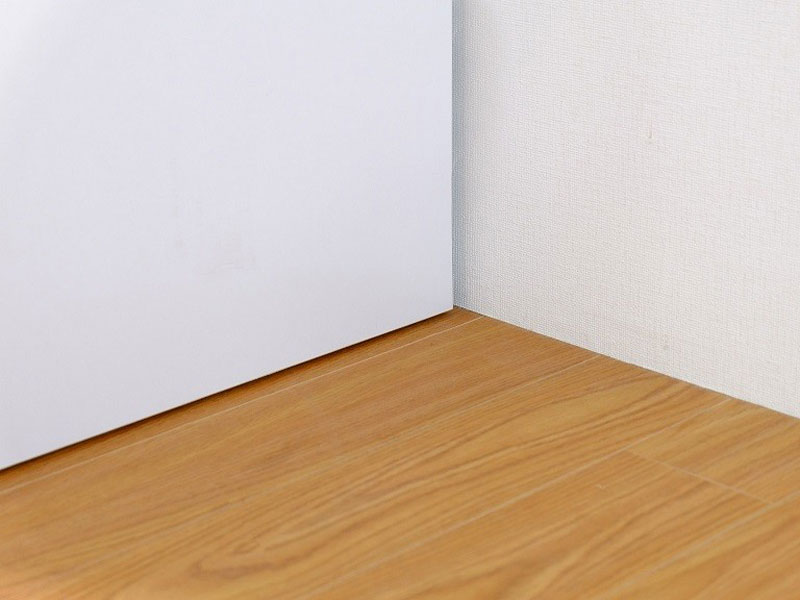 白の光沢感あるチェスト｜サニタリー収納｜ホワイトインテリア