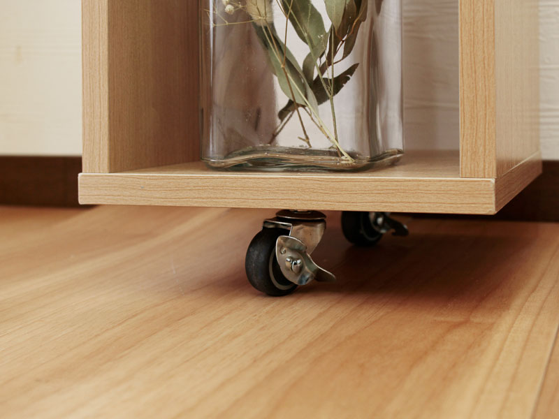 ヘッドボードやサイドデスクになる使い方豊富な収納型デスク