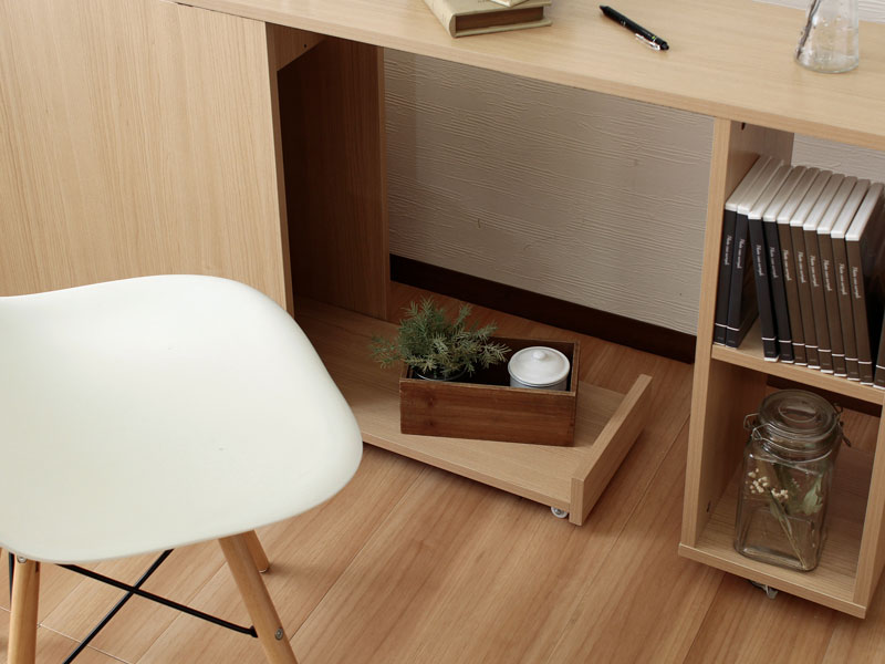 ヘッドボードやサイドデスクになる使い方豊富な収納型デスク