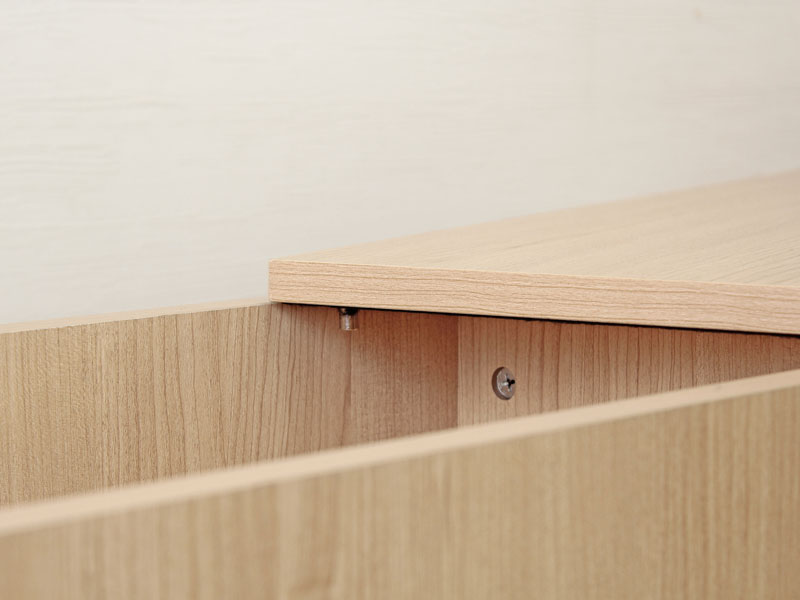 ヘッドボードやサイドデスクになる使い方豊富な収納型デスク