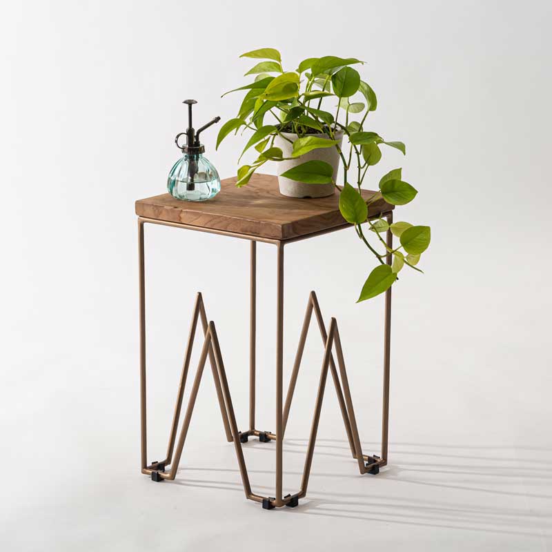 チーク×ゴールド脚サイドテーブル｜アート脚が映える上質空間に