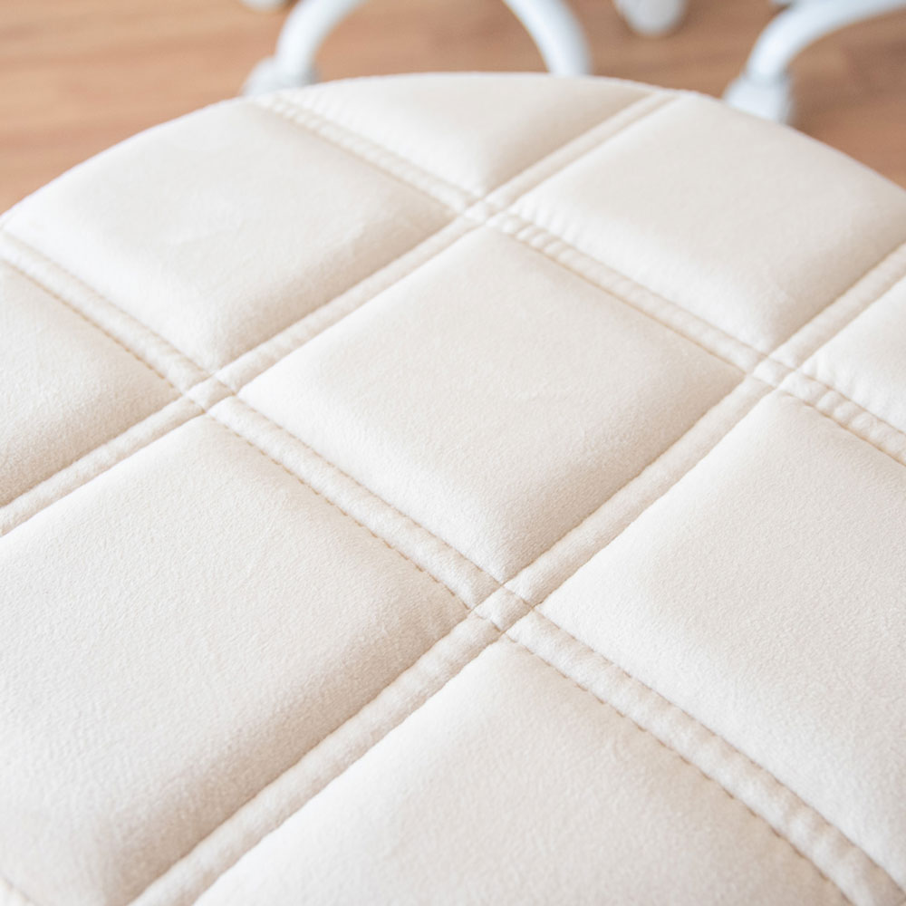 スタイリッシュな玄関チェア 北欧インテリア インテリア 家具の通販 デザイナーズ家具のモダン