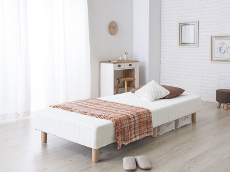 スタンダードな脚付きのシングルマットレスベッド