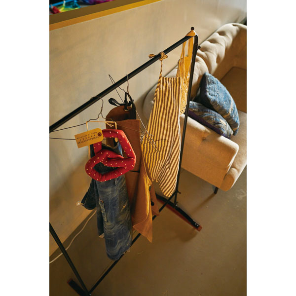 インダストリアルなデザインのハンガーラック | インテリア・家具の