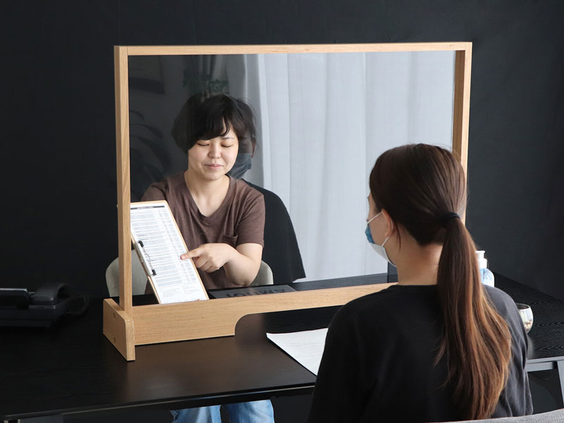 木製飛沫ガード間仕切り