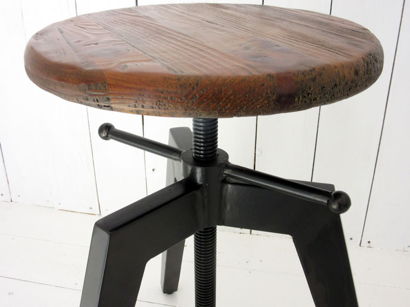 座面にオールドパインの自然仕上げを施した大人ヴィンテージスタイルのスツール｜MOSH