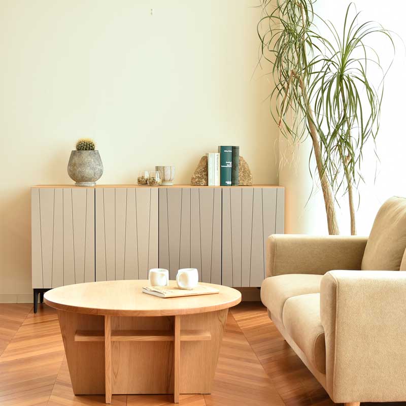 ベージュ×グレージュのおしゃれなサイドボード｜幅150cm｜デザイン扉が上品なモダンデザイン