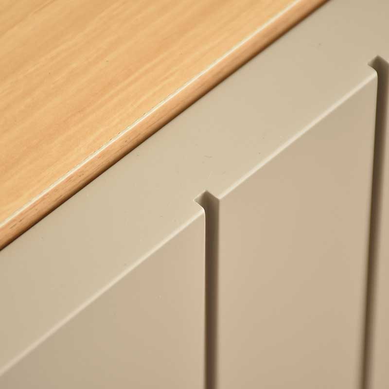 ベージュ×グレージュのおしゃれなサイドボード｜幅150cm｜デザイン扉が上品なモダンデザイン