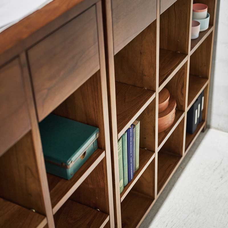 上質クラシックな3列カウンター｜暮らしを整える美収納の主役家具｜幅90cm